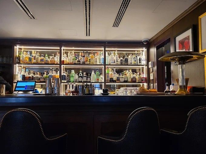 Henson's Bar and Social